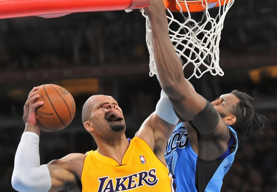 2014年NBA焦点战：湖人VS小牛巅峰对决回顾(图2)